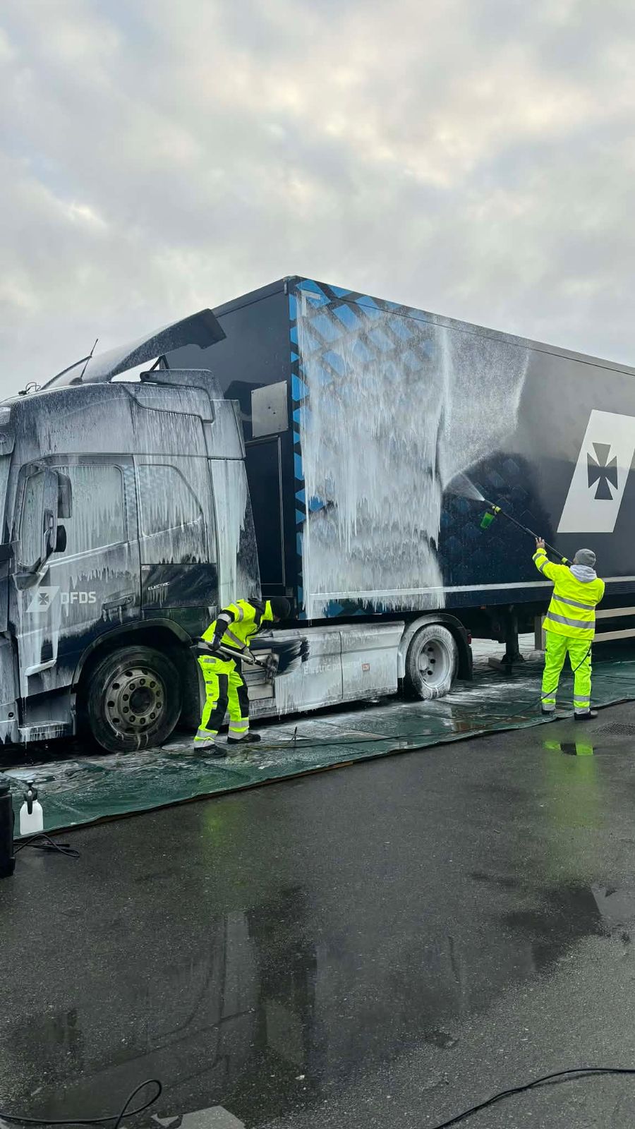 HAndtvätt på lastbil